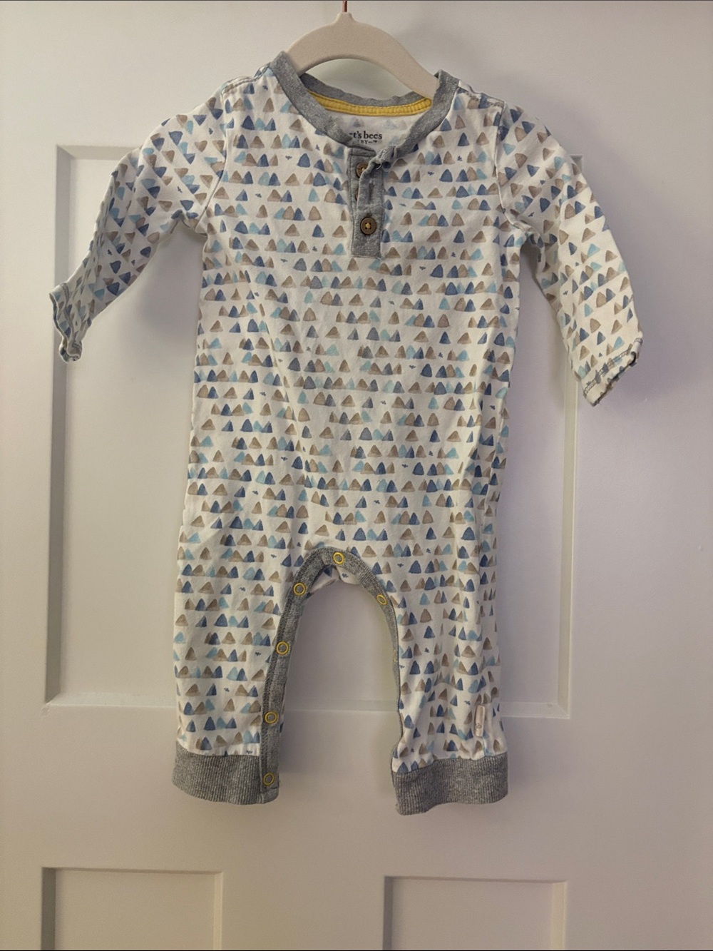 Burts Bees Baby Boy Blue & Gray Triangle Print One-Piece Romper 3-6 Months